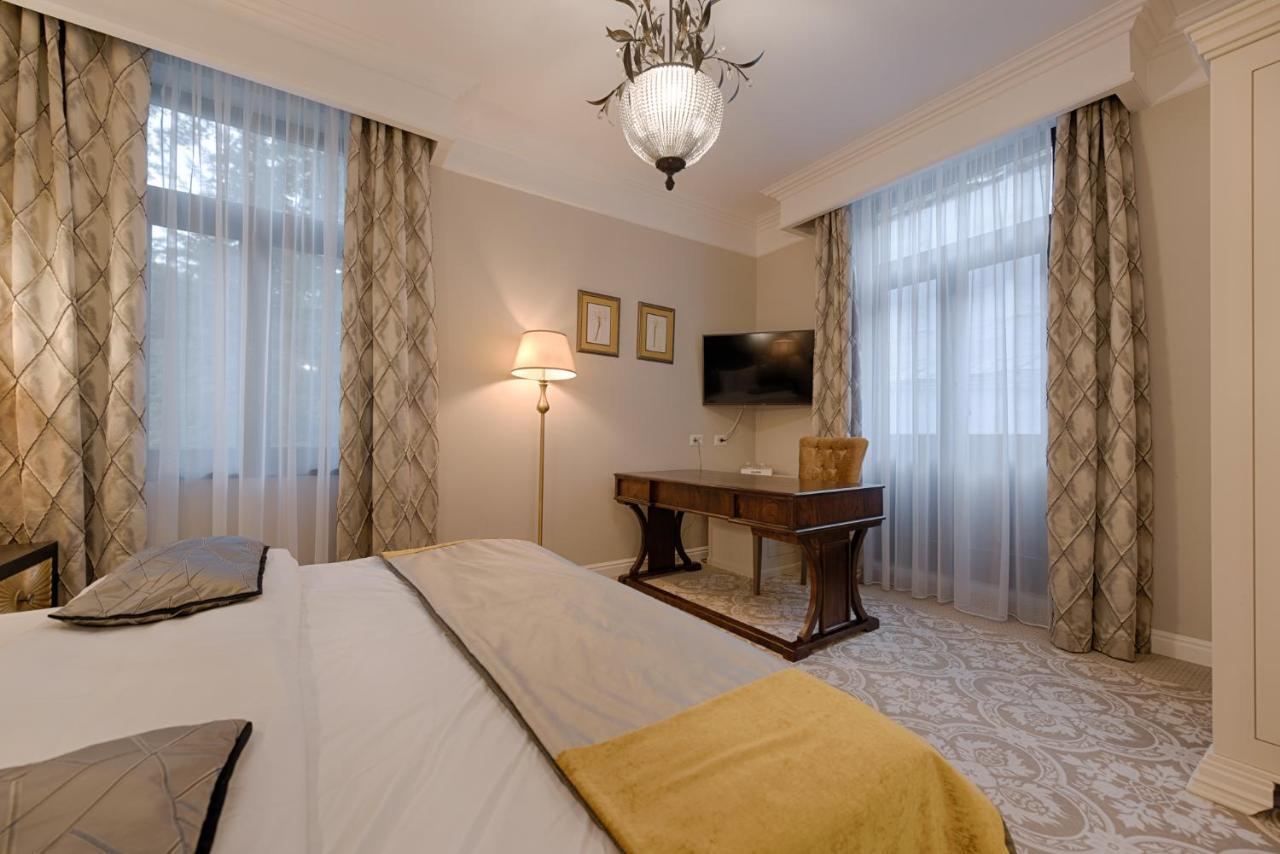Hotel Versay 바일레헤르쿨라네 외부 사진